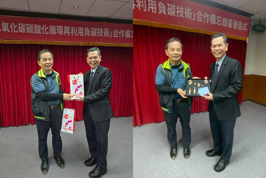 陳明輝副院長(右)與曾見占副總經理(左)相互致贈紀念品